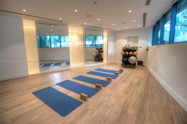 Fitness Equipment, Interior, Recessed Lighting, Wood Texture Flooring