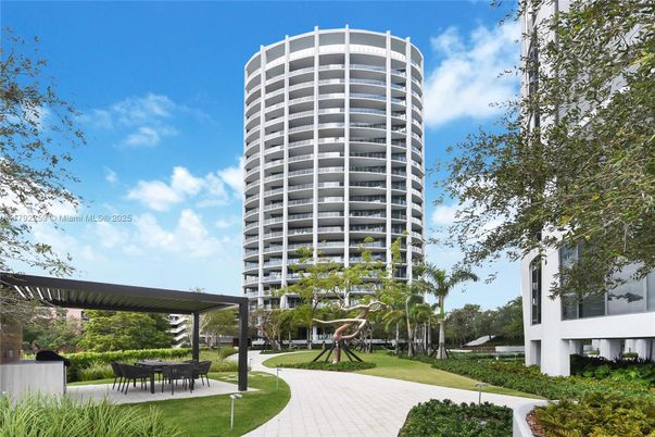 Exterior, Facade, Highrise