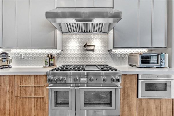 Interior, Kitchen, Stainless Steel Appliances