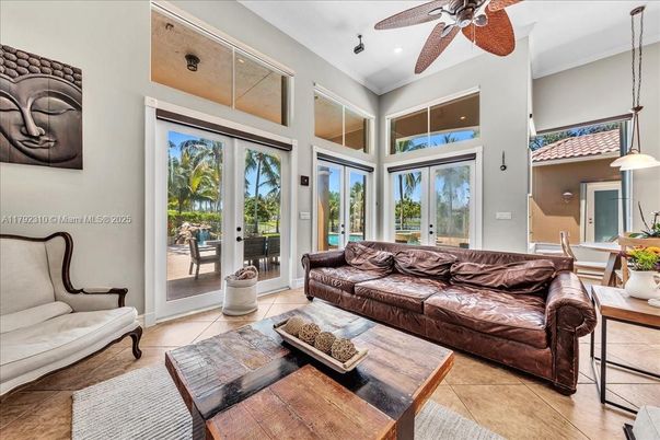 Interior, Living room, Pendant Lights, Recessed Lighting