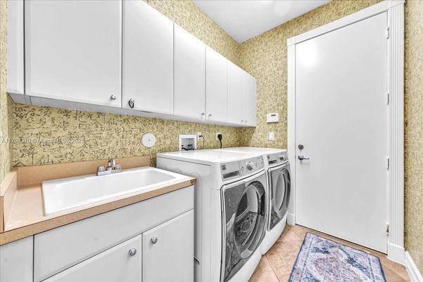 Interior, Washer