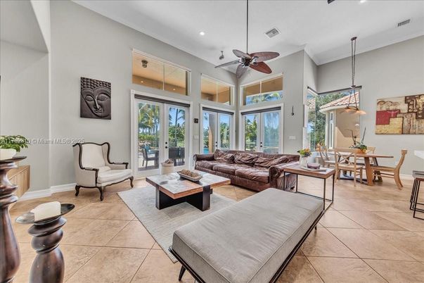 Dining room, Interior, Living room, Pendant Lights, Recessed Lighting