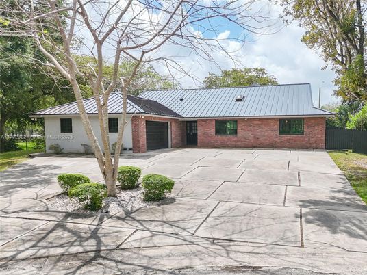 Attached, Exterior, Facade, Brick Facade, Ranch