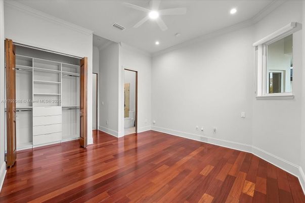 Empty room, Interior, Recessed Lighting, Walk-in Closets, Wood Texture Flooring