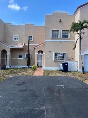 Exterior, Facade, Spanish Mediterranean