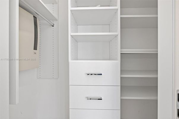 Interior, Walk-in Closets
