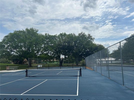 Exterior, Tennis Courts