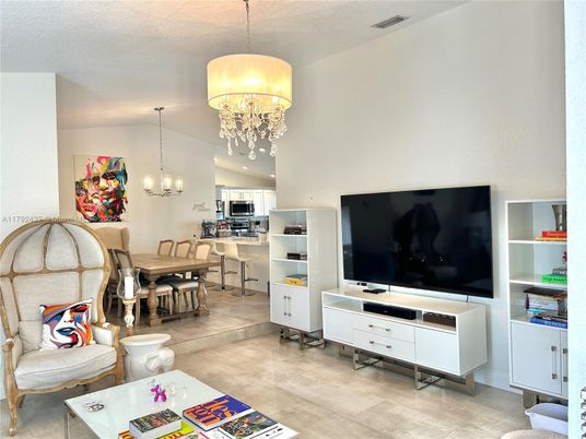 Chandelier, Dining room, Interior, Kitchen, Pendant Lights, Stainless Steel Appliances