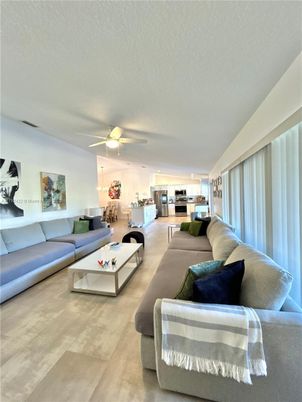 Interior, Kitchen, Living room, Stainless Steel Appliances
