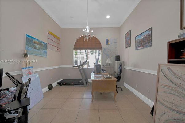 Chandelier, Fitness Equipment, Home Office, Interior, Recessed Lighting