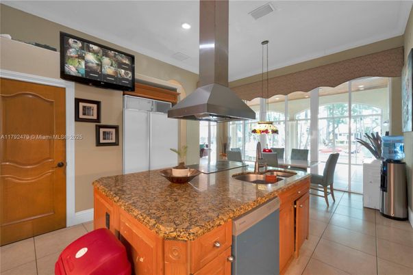Dining room, Interior, Kitchen, Pendant Lights, Recessed Lighting