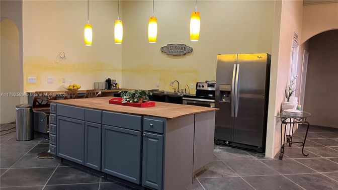 Interior, Kitchen, Pendant Lights, Stainless Steel Appliances