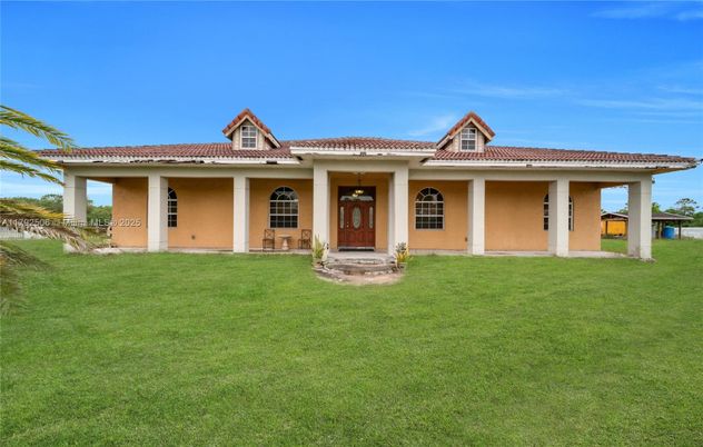 Backyard, Exterior, Facade, Mediterranean