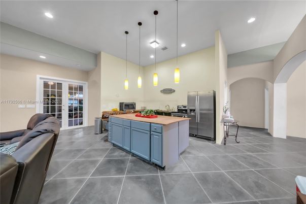 Interior, Kitchen, Pendant Lights, Recessed Lighting, Stainless Steel Appliances