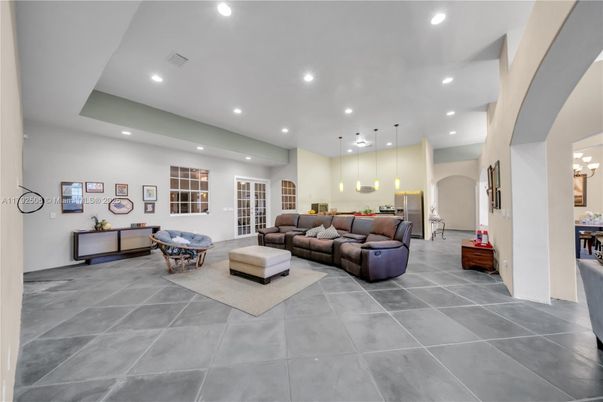 Interior, Living room, Pendant Lights, Recessed Lighting