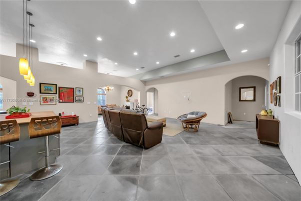 Interior, Living room, Pendant Lights, Recessed Lighting