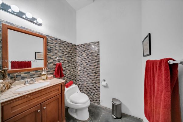 Bathroom, Interior, Tile Countertops