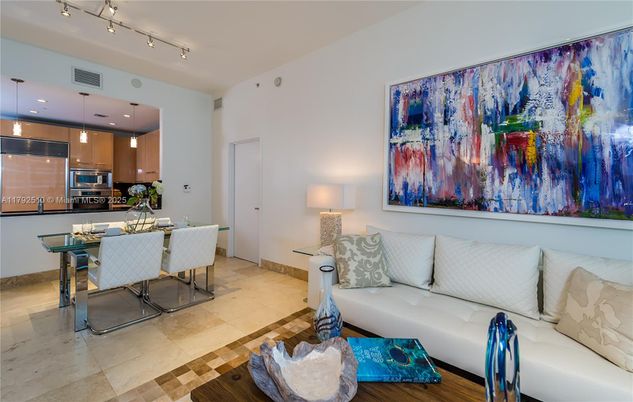 Dining room, Interior, Kitchen, Living room, Pendant Lights, Recessed Lighting, Stainless Steel Appliances