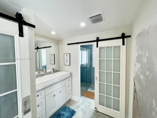 Bathroom, Interior, Recessed Lighting