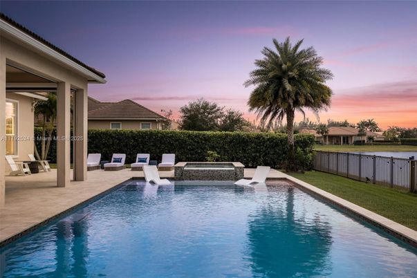 Exterior, Pool, Water