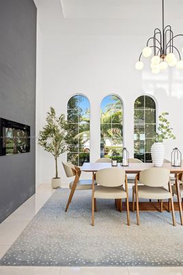Chandelier, Dining room, Fireplace, Interior, Pendant Lights