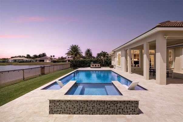 Exterior, Pool, Water