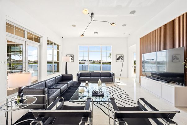 Interior, Living room, Water