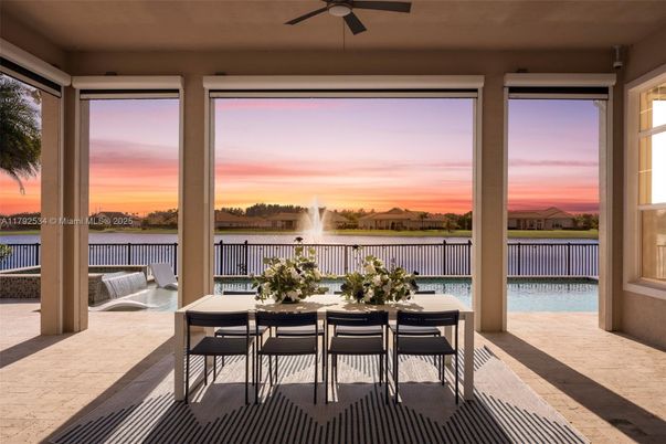 Dining room, Interior, Pool, Sun Room, Water