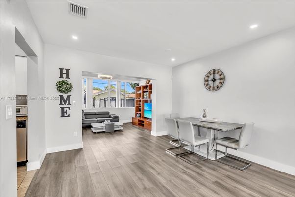 Dining room, Interior, Living room, Recessed Lighting, Wood Texture Flooring