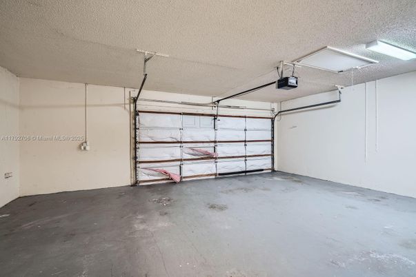Garage, Interior