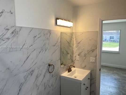 Bathroom, Interior, Marble Walls