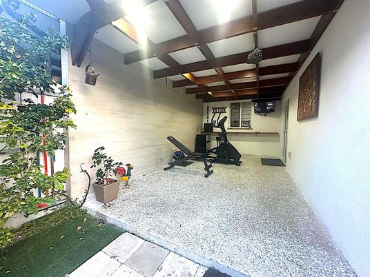 Fitness Equipment, Interior, Wooden Beams