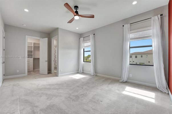 Empty room, Interior, Recessed Lighting