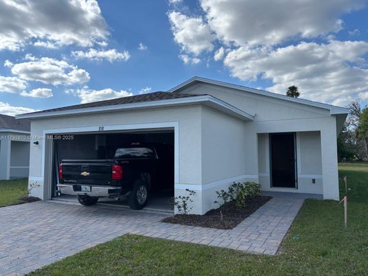 Detached Garage, Exterior