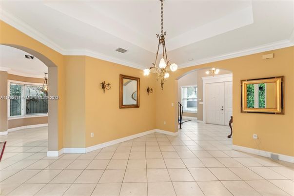 Chandelier, Empty room, Interior, Pendant Lights