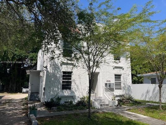 Exterior, Facade, None