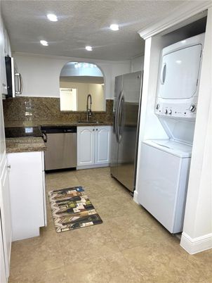 Interior, Kitchen, Recessed Lighting, Washer