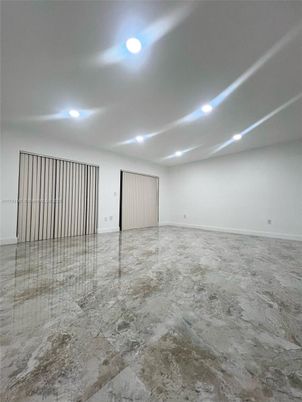 Empty room, Interior, Recessed Lighting