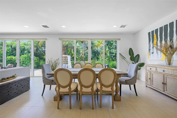 Dining room, Interior, Recessed Lighting