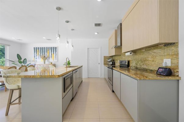 Dining room, Interior, Kitchen, Pendant Lights, Recessed Lighting