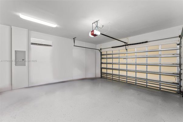 Garage, Interior
