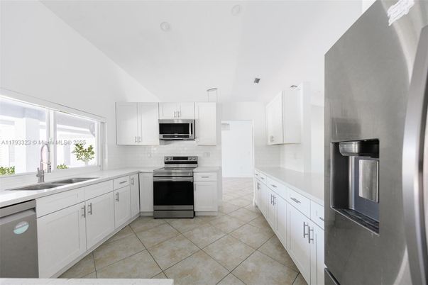 Interior, Kitchen, Stainless Steel Appliances