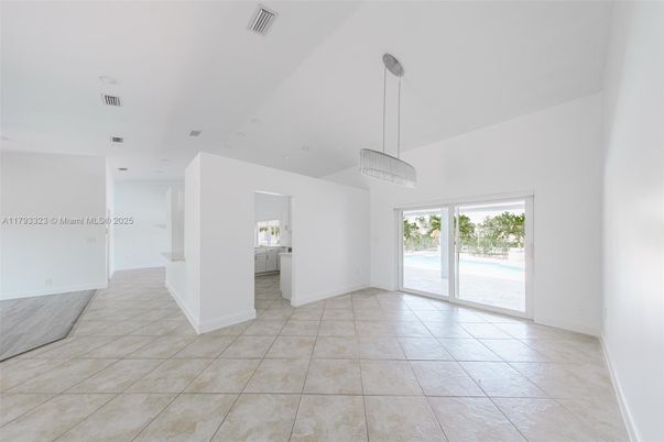 Empty room, Interior, Pendant Lights