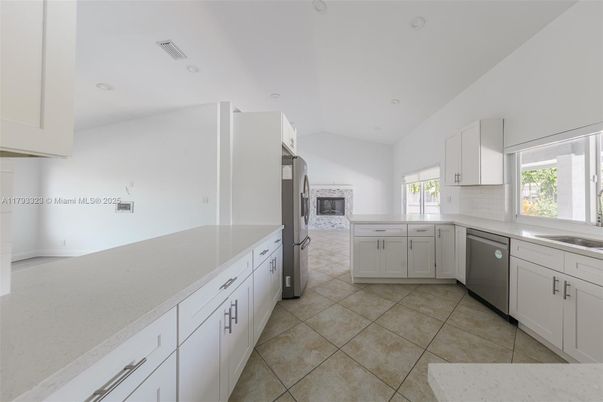 Fireplace, Interior, Kitchen, Recessed Lighting