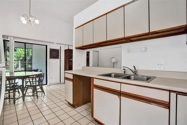 Chandelier, Dining room, Interior, Kitchen