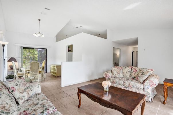 Dining room, Interior, Living room, Pendant Lights