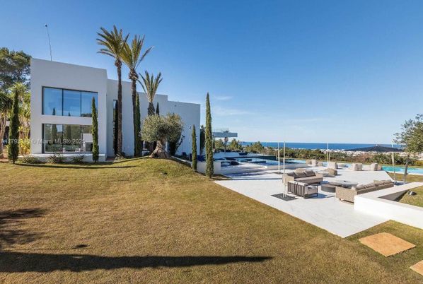 Backyard, Exterior, Water