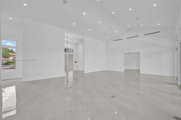 Chandelier, Empty room, Interior, Recessed Lighting