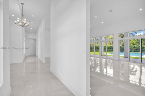 Chandelier, Empty room, Interior, Recessed Lighting