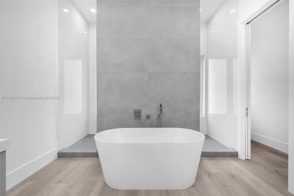 Bathroom, Free Standing Baths, Interior, Recessed Lighting, Wood Texture Flooring